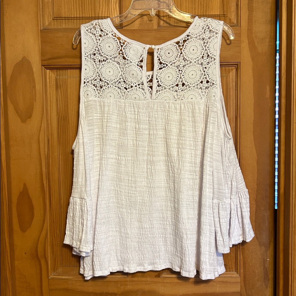 Women’ Plus Cold Shoulder Bell SleeveShirt With Crochet Top Size XXL(20) White - Picture 2 of 2